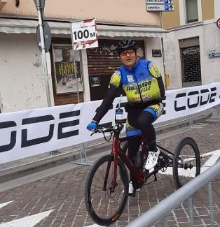 Ο πρωταθλητής Mandurian Leo Melle είναι πλέον ο πρωταγωνιστής της σκηνής Maniago του Παγκοσμίου Κυπέλλου Para-cycling